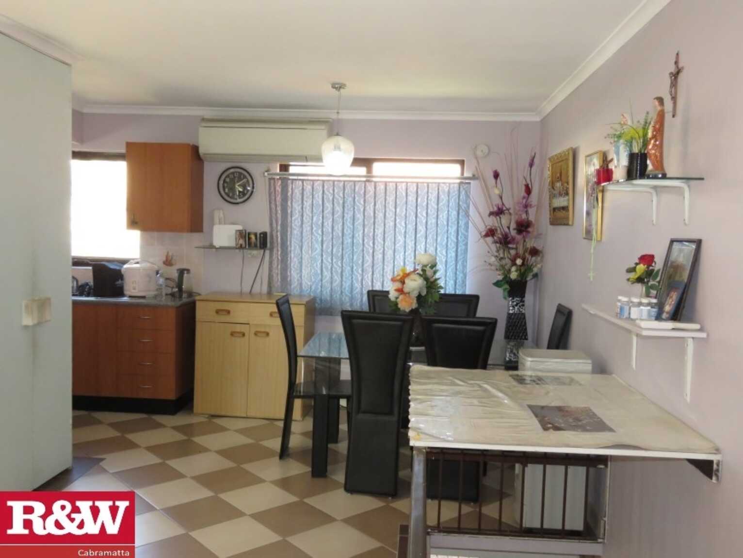 8/17 Bridge Street, Cabramatta