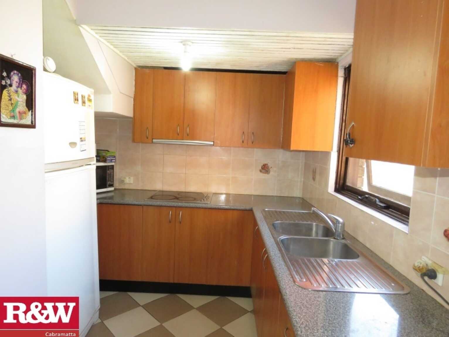 8/17 Bridge Street, Cabramatta