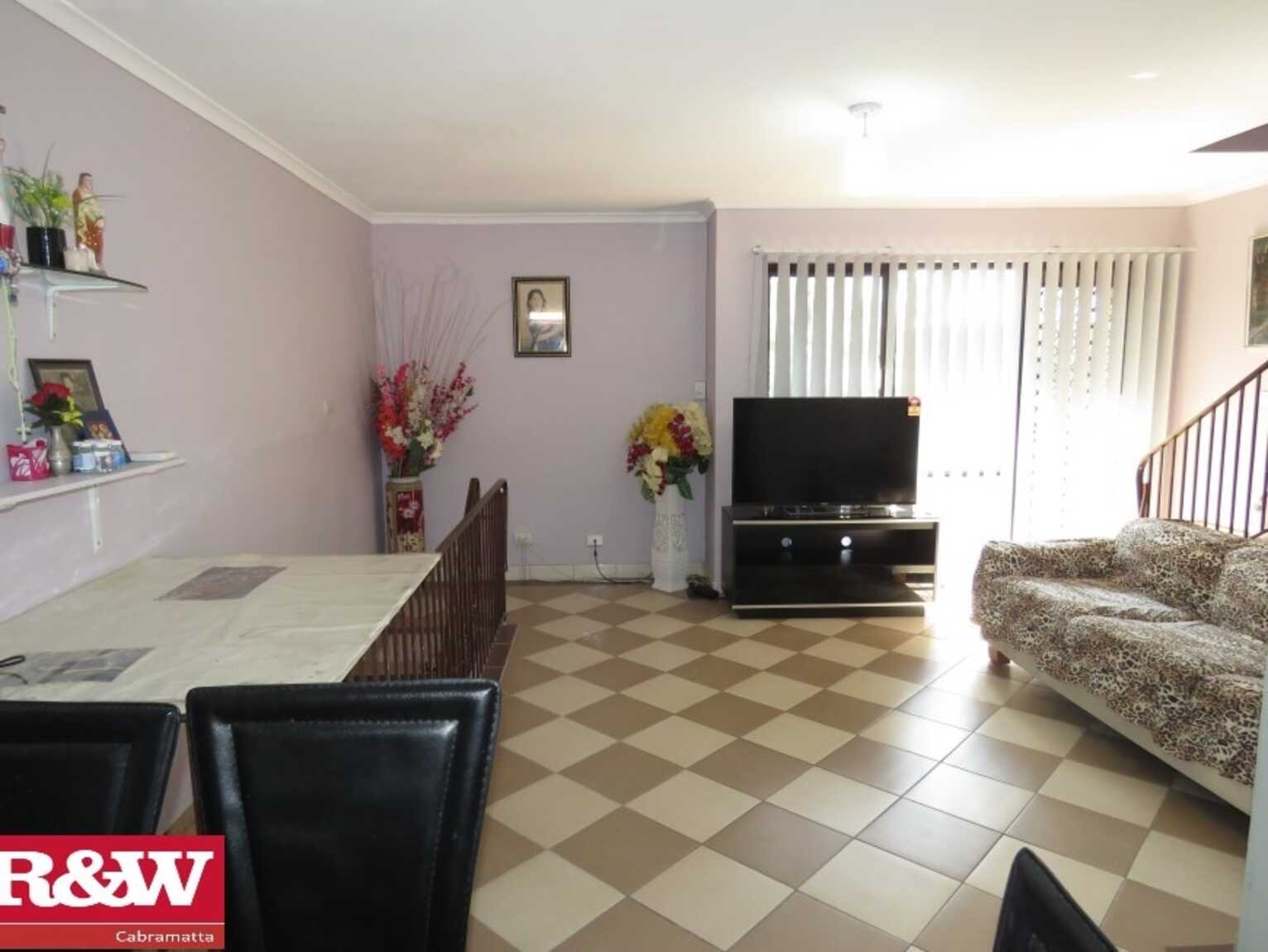 8/17 Bridge Street, Cabramatta