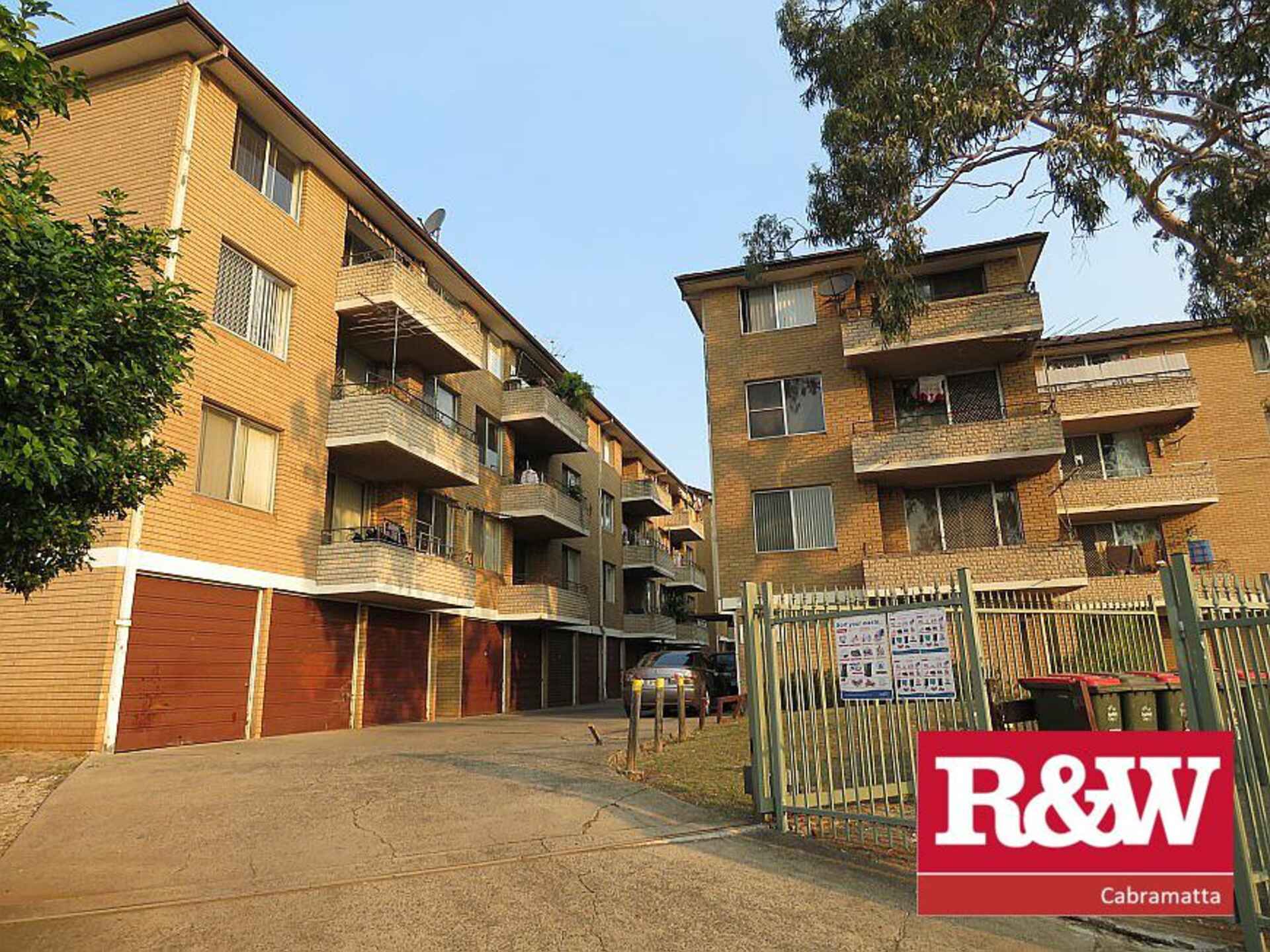 9/120 Cabramatta Rd East Cabramatta