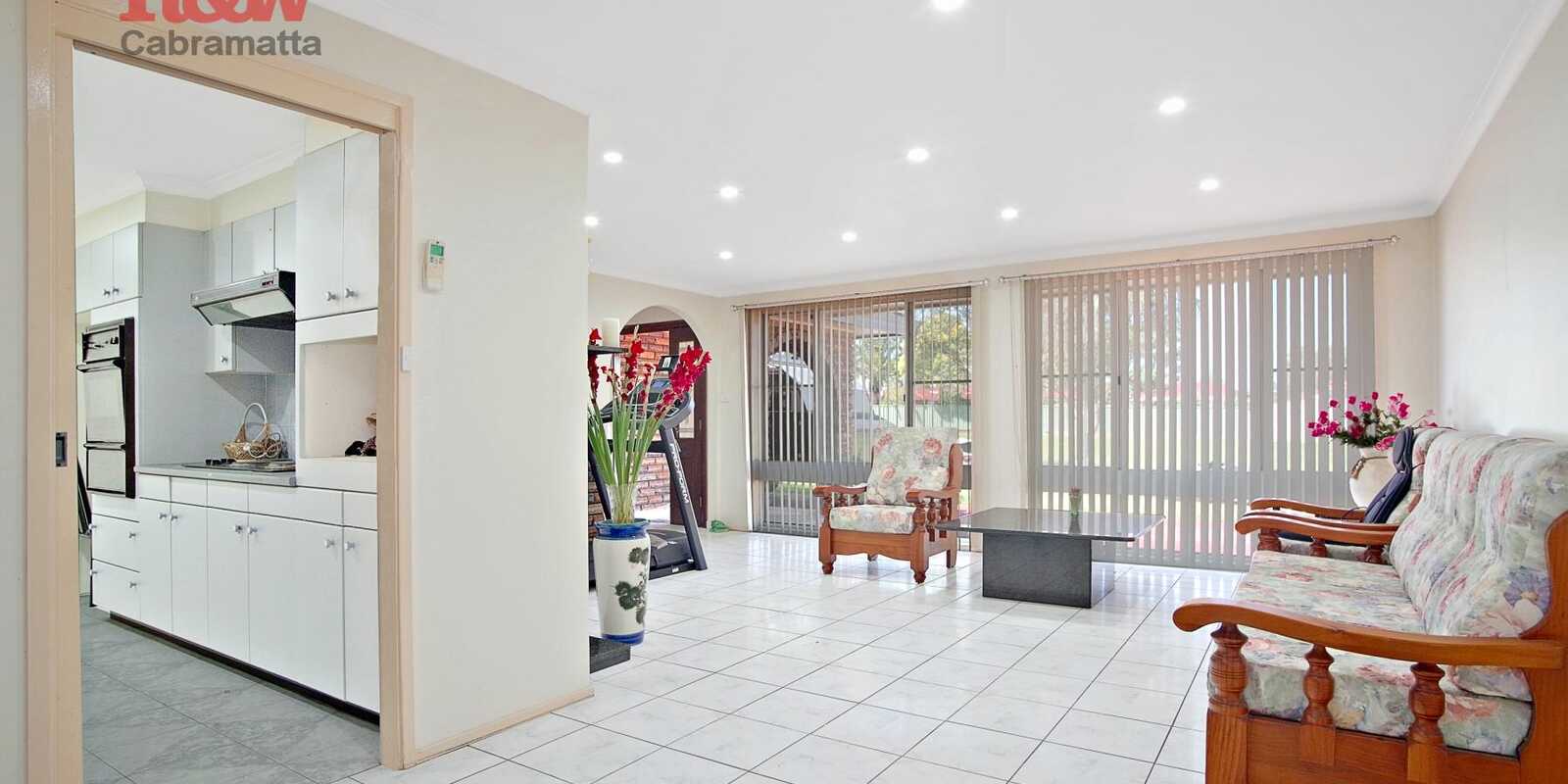 13 Daydream Crescent Hinchinbrook