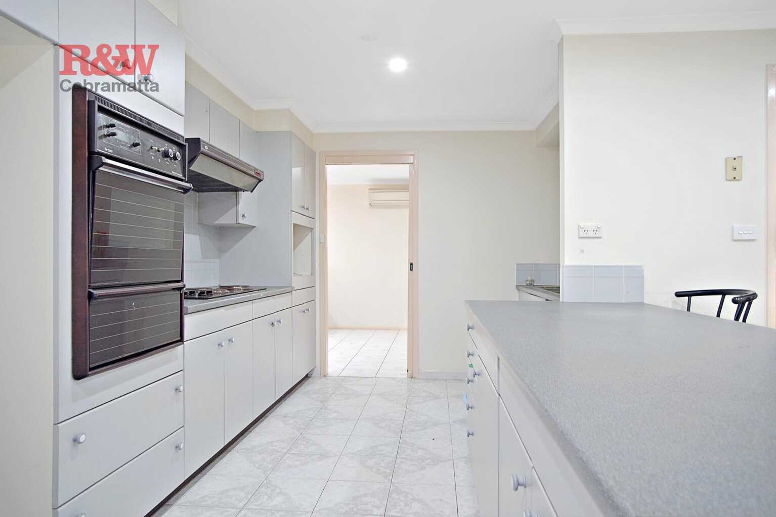 13 Daydream Crescent Hinchinbrook