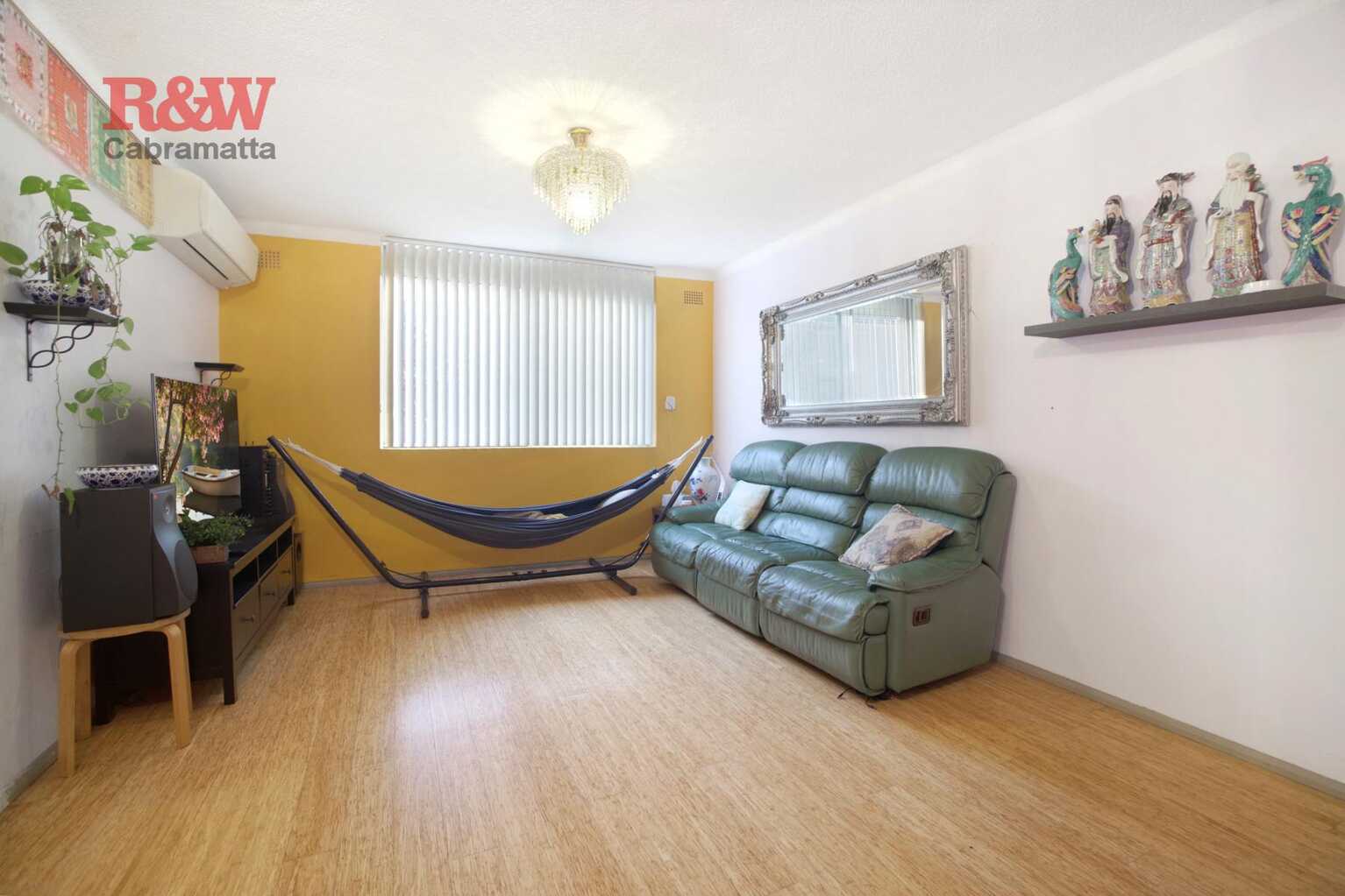 2/27 McBurney Road Cabramatta
