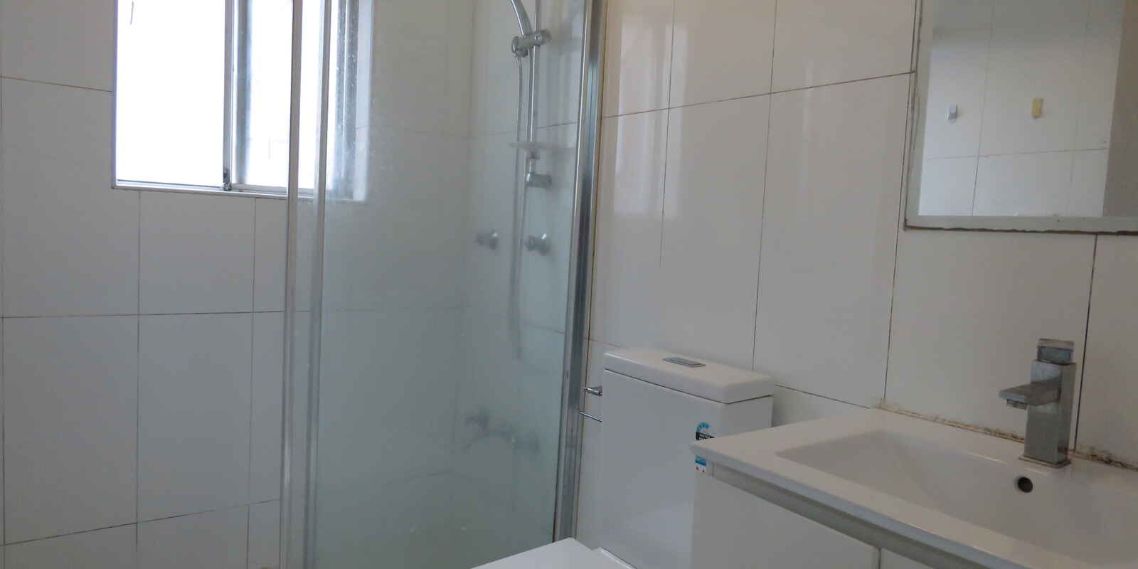 4/8 Calliope Street Guildford