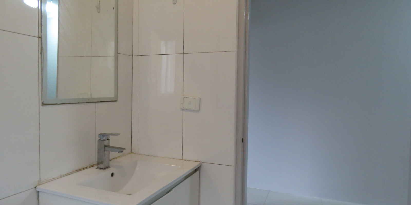 4/8 Calliope Street Guildford