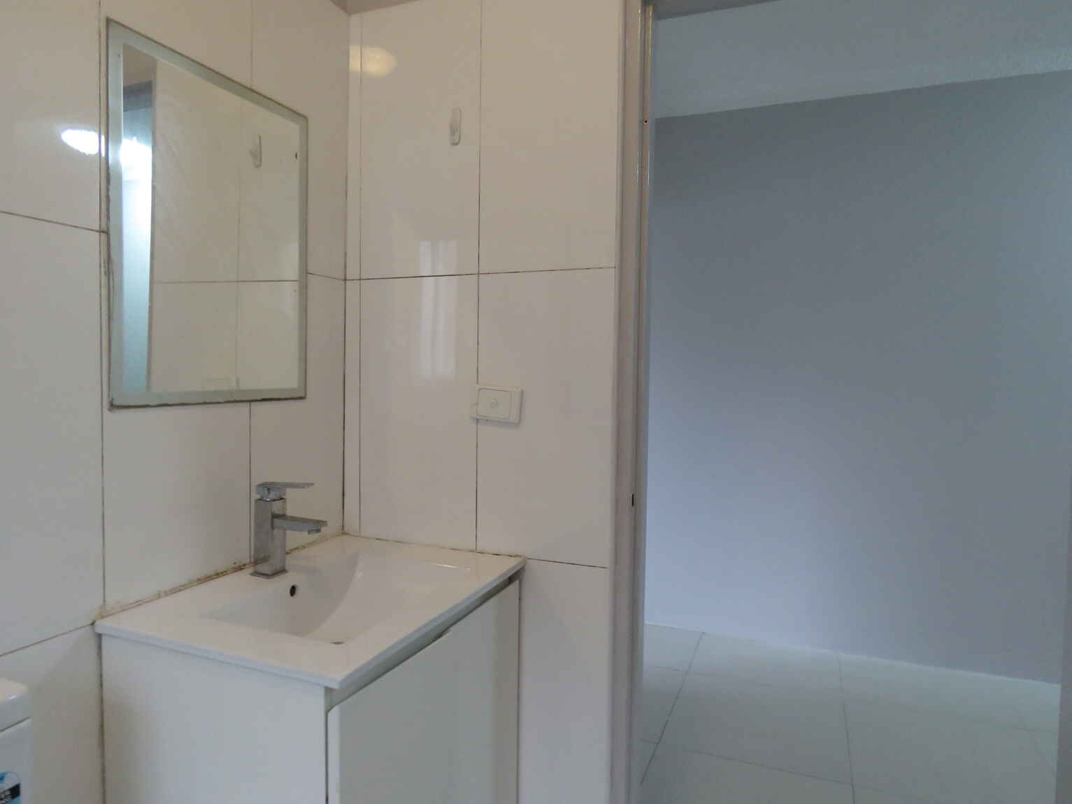 4/8 Calliope Street Guildford