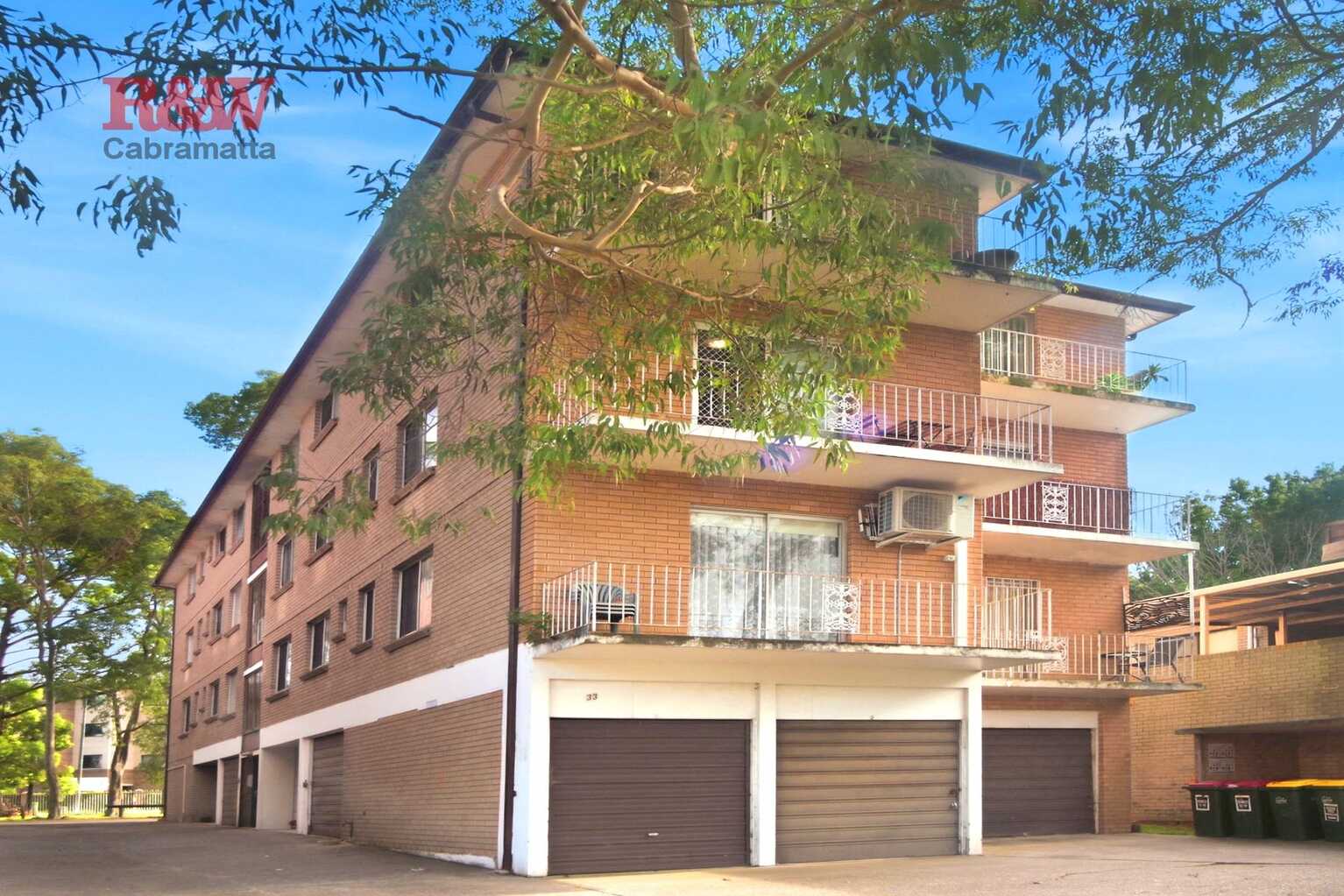 8/33 Carramar Avenue Carramar