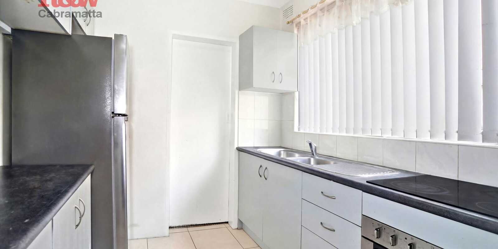 8/33 Carramar Avenue Carramar