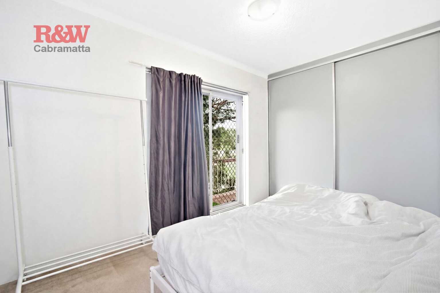 8/33 Carramar Avenue Carramar