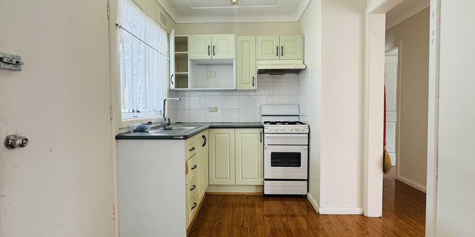 5 Karoon Avenue Canley Heights