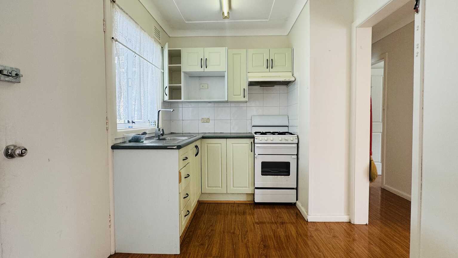 5 Karoon Avenue Canley Heights