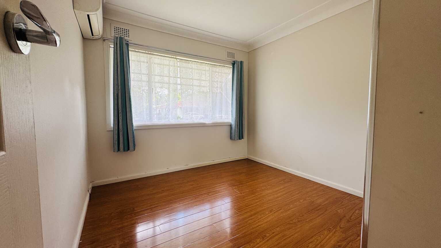 5 Karoon Avenue Canley Heights