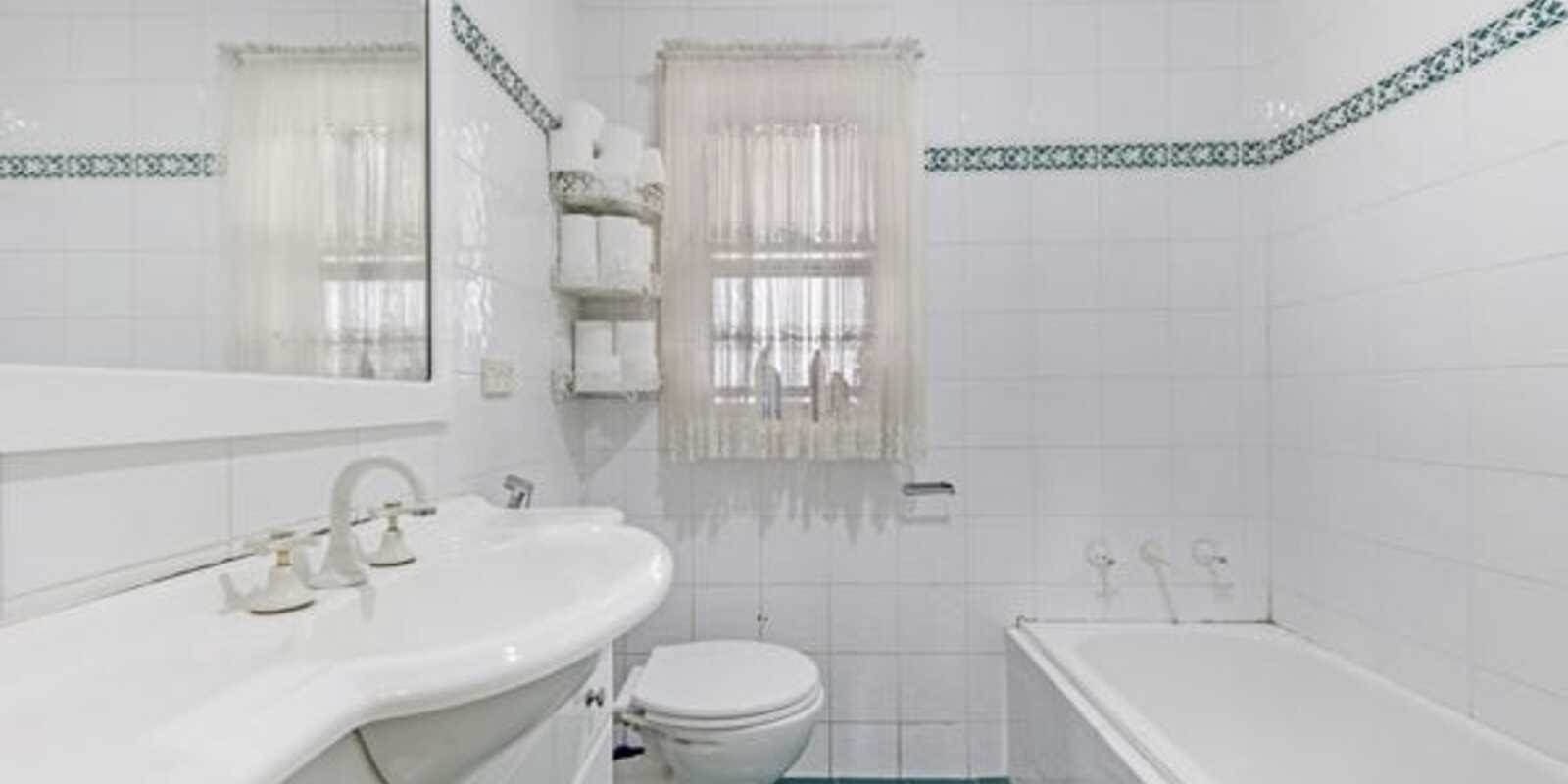 5 Karoon Avenue Canley Heights