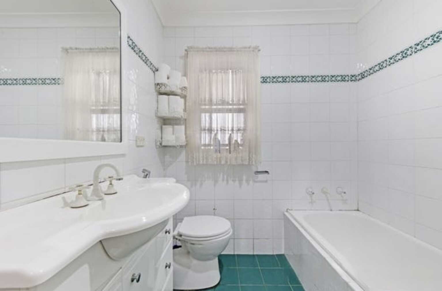 5 Karoon Avenue Canley Heights