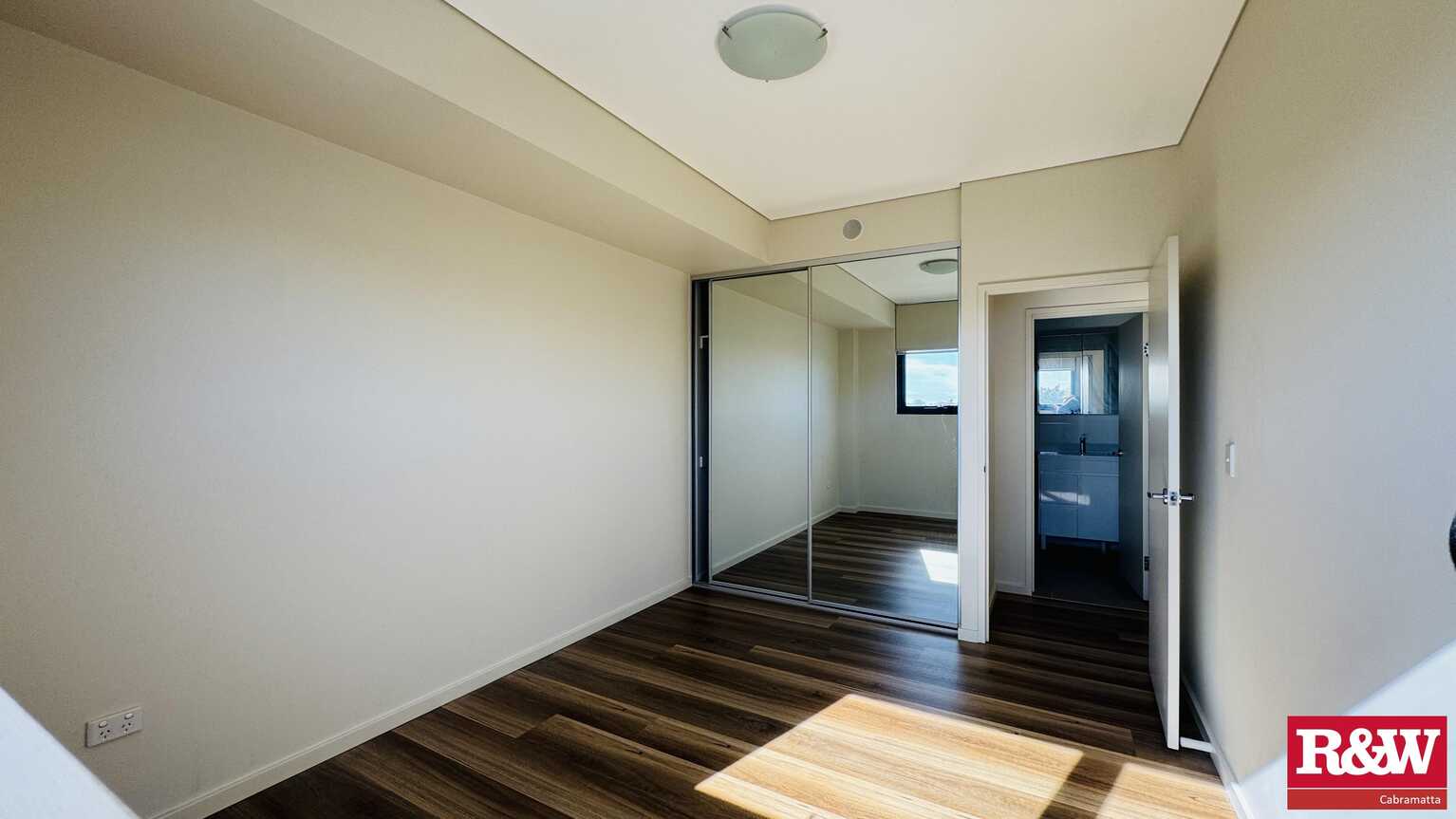 33/1 Bathurst Street, Liverpool