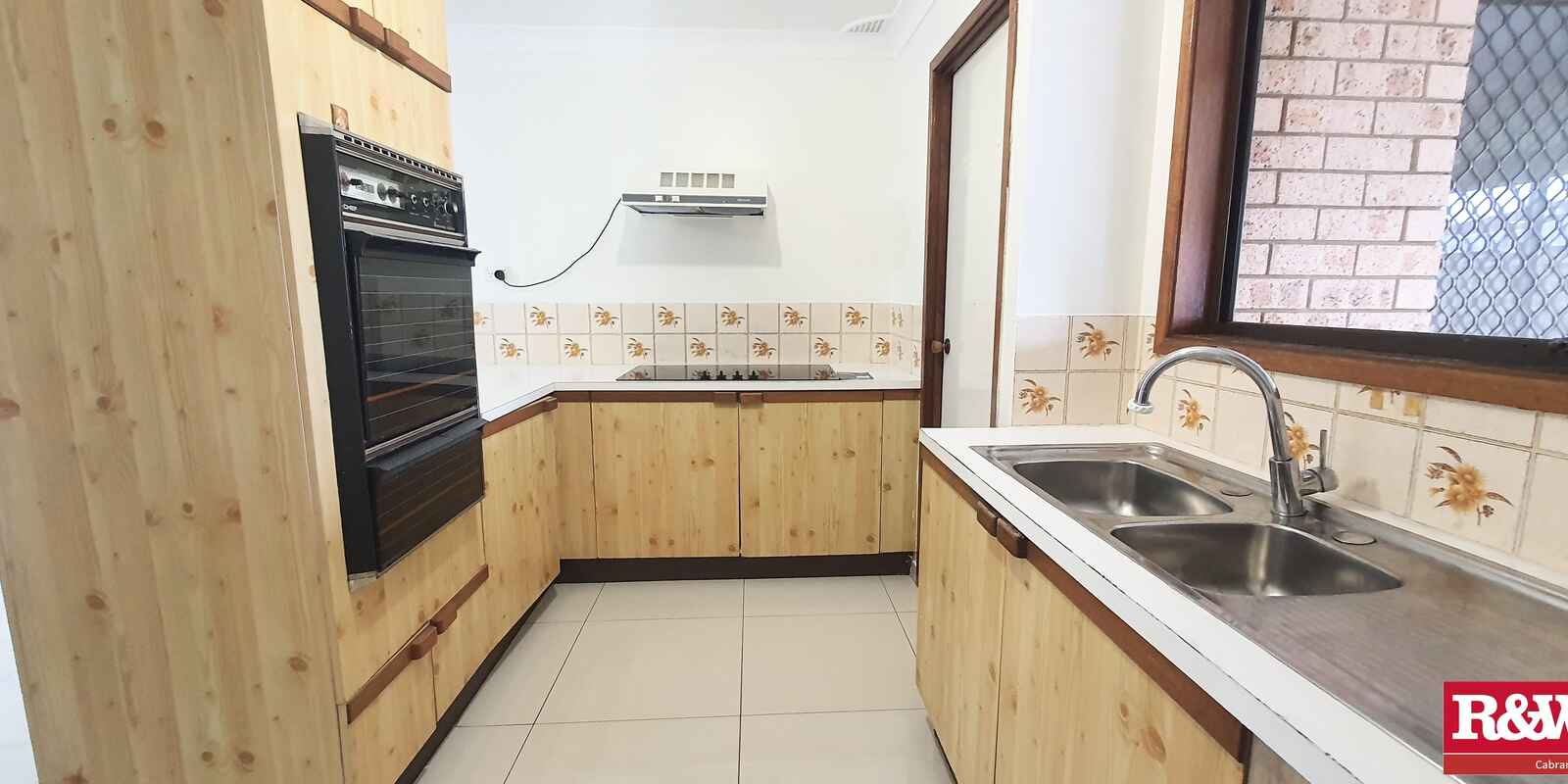 2 Hook Place Wakeley