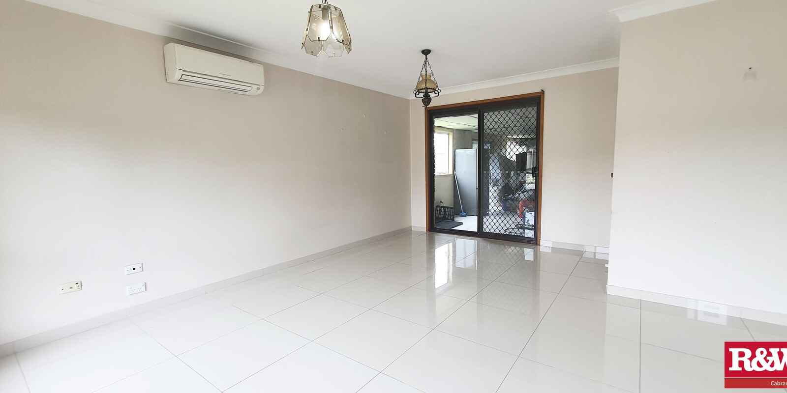 2 Hook Place Wakeley