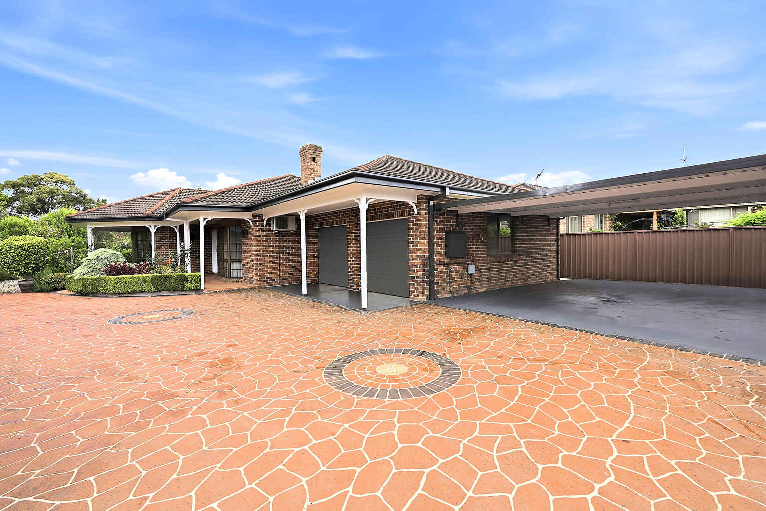 5 Phar Lap Close Casula