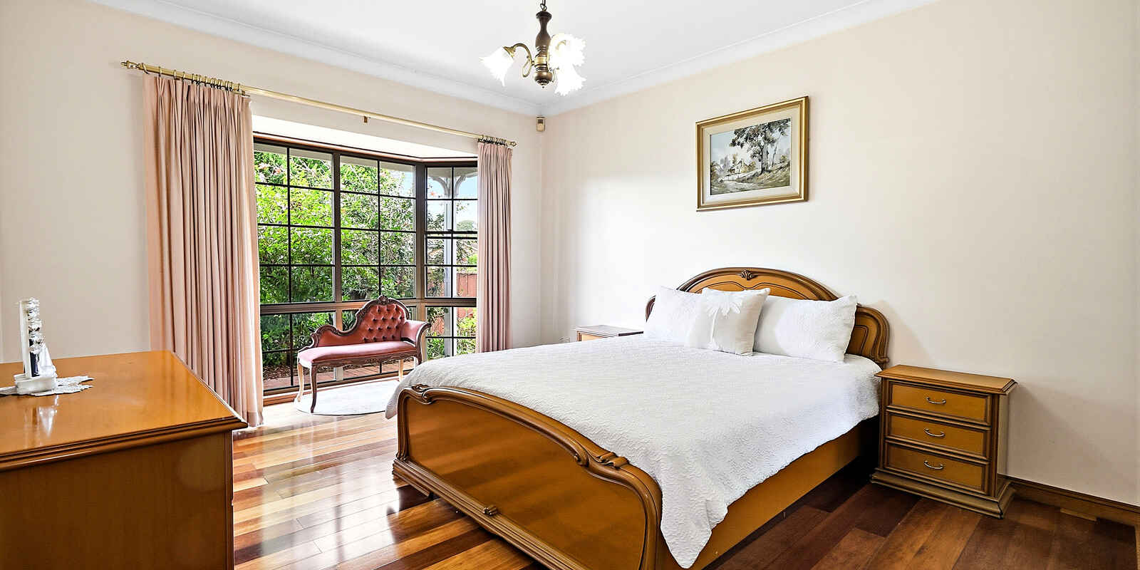 5 Phar Lap Close Casula