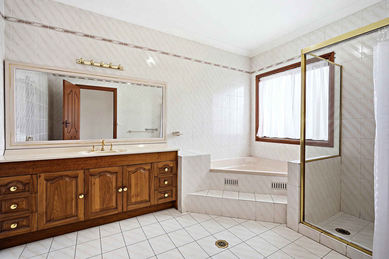 5 Phar Lap Close Casula