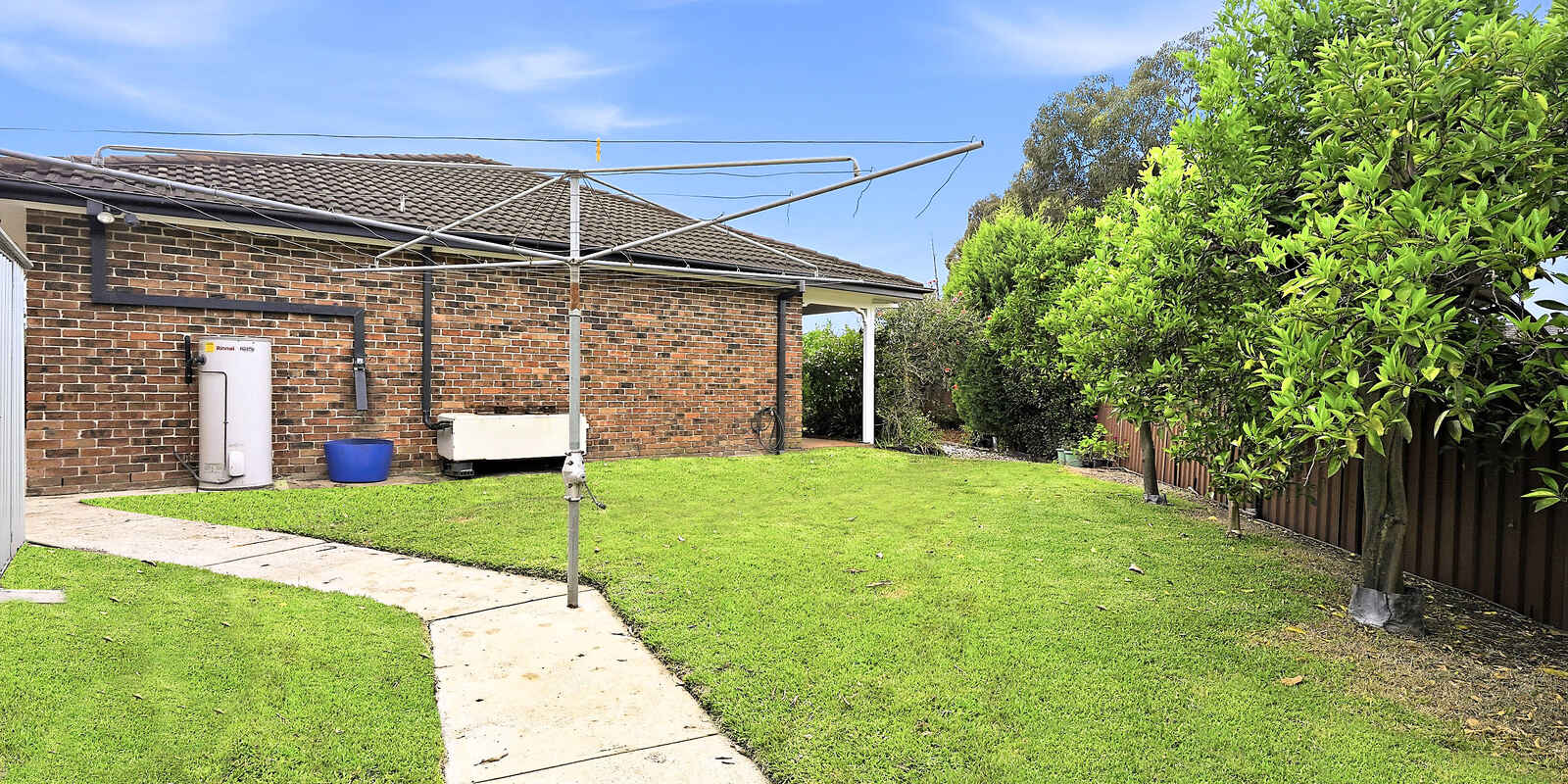 5 Phar Lap Close Casula