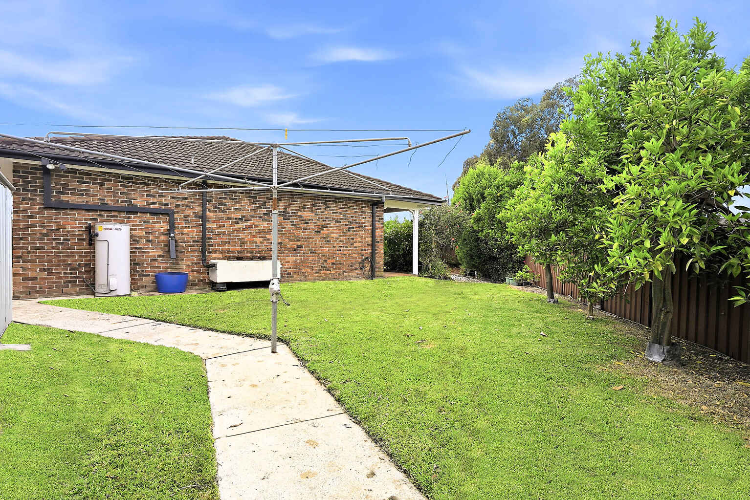 5 Phar Lap Close Casula