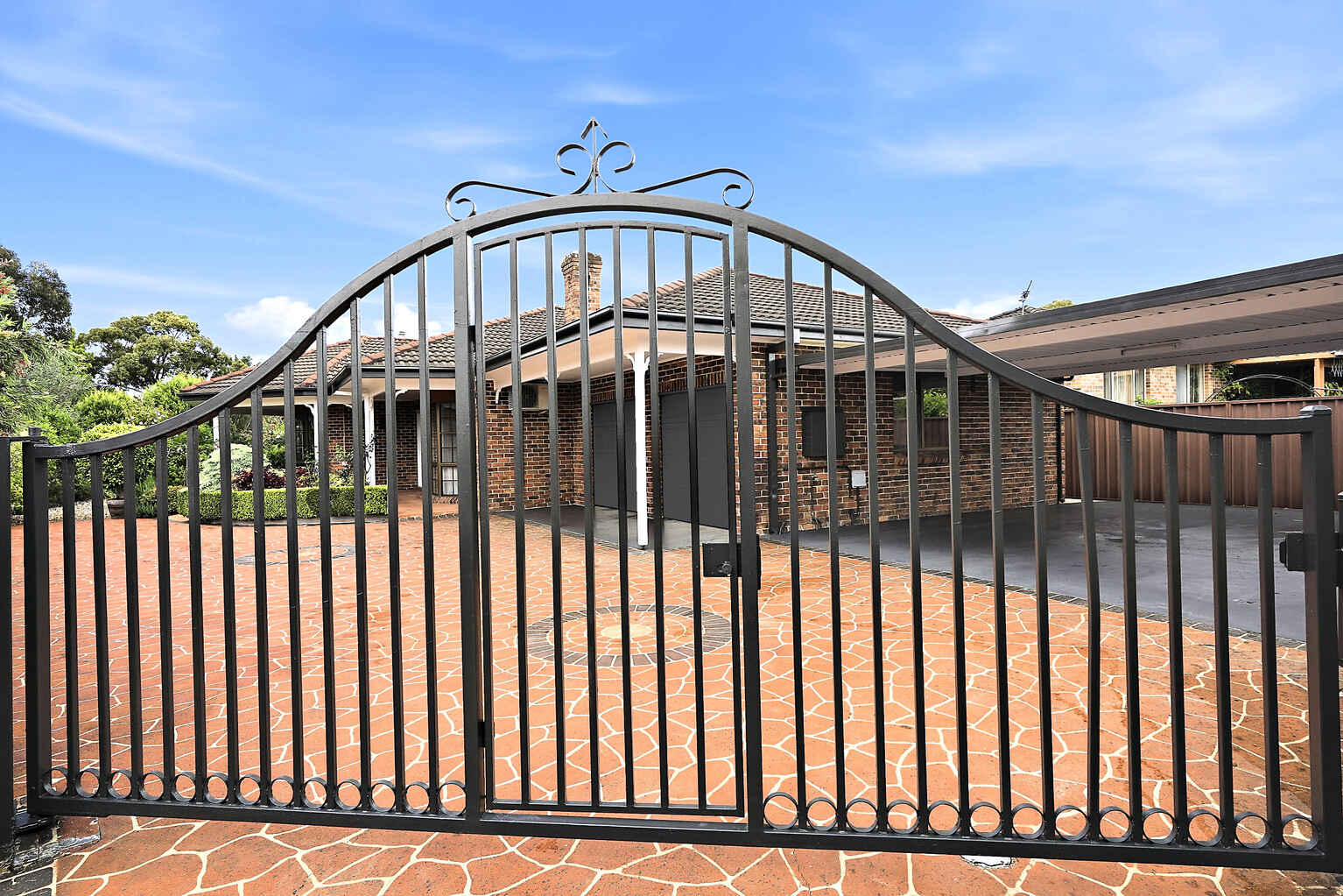 5 Phar Lap Close Casula